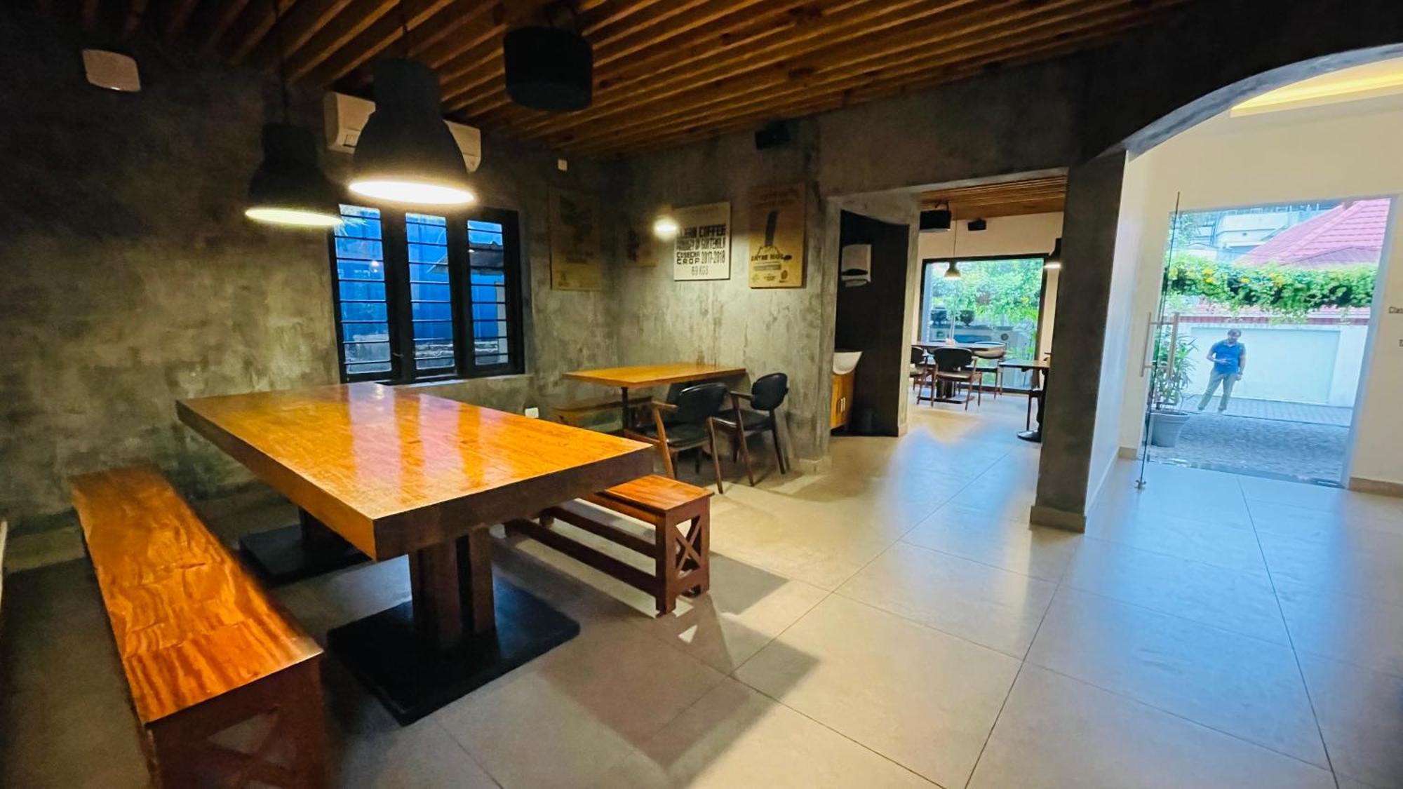 Solo Inn Kochi Bagian luar foto