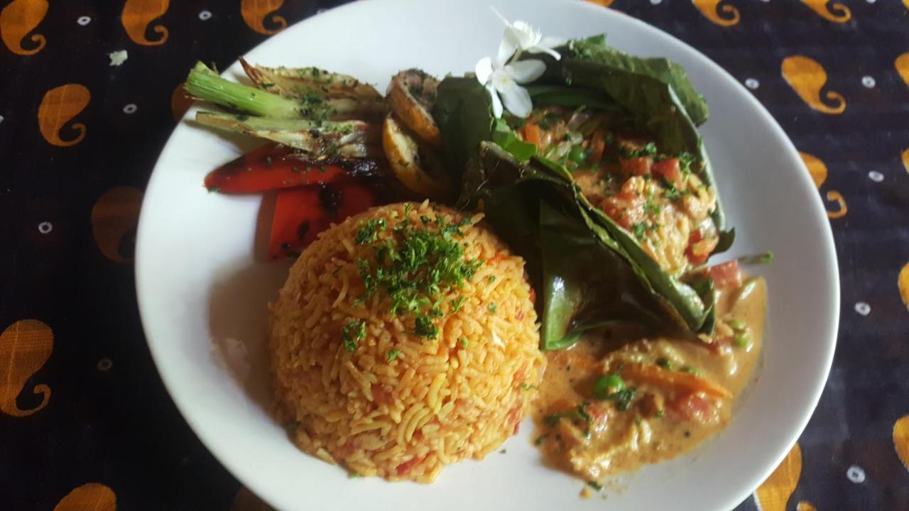 Solo Inn Kochi Bagian luar foto